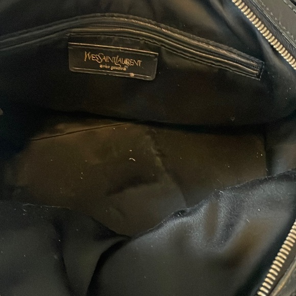 Vintage Authentic YSL, Pebbled leather Muse handbag with padlock key. - Picture 3 of 15